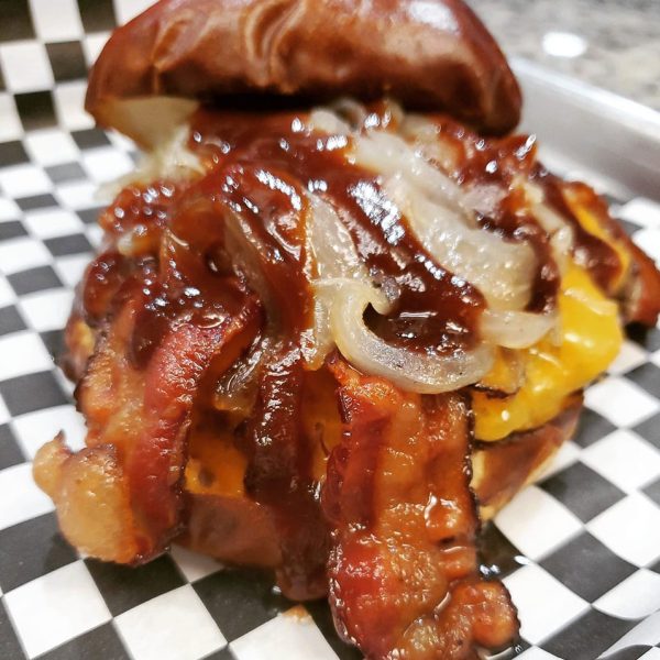 chicagos-best-burgers-cheddar-bacon-bbq-burger